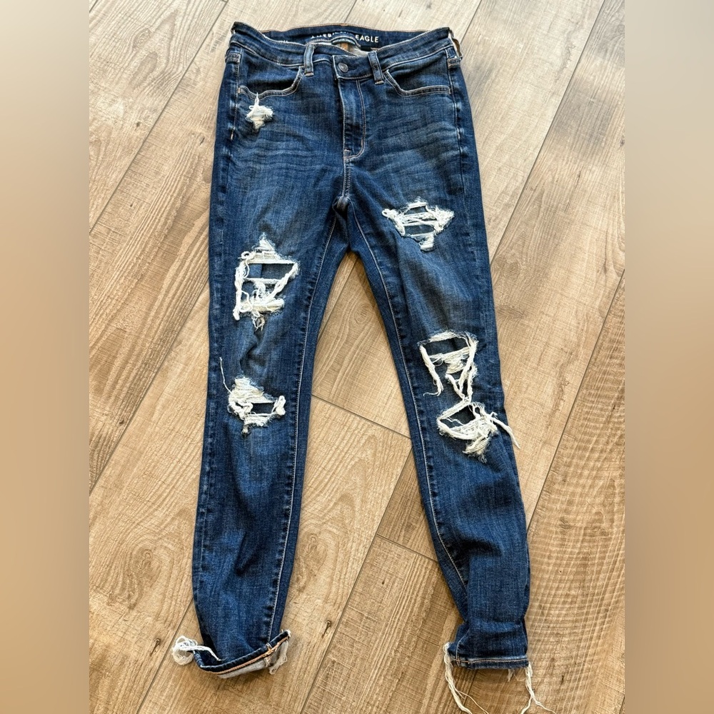 American Eagle Outfitters Distressed Blue Jeans